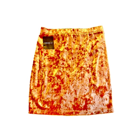 Forever 21 NWT Crushed Velvet Mini skirt size small - Picture 1 of 1